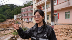 提前预判滑坡救下全村人的村干部，雨夜山乡的守护者｜刘名芳